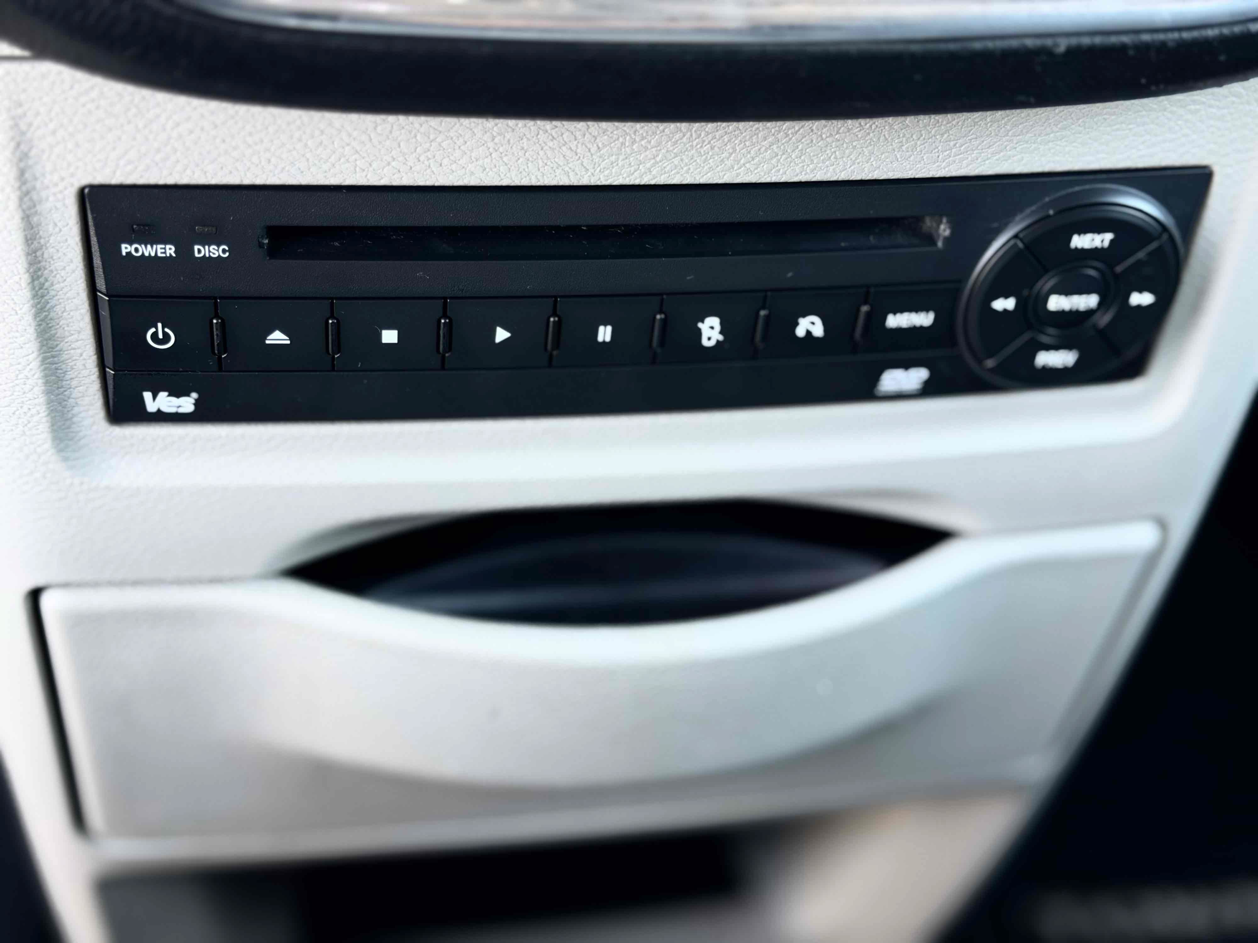 Used 2011 Chrysler Town & Country Touring-L w/ Entertainment Group #2 FWD image 30