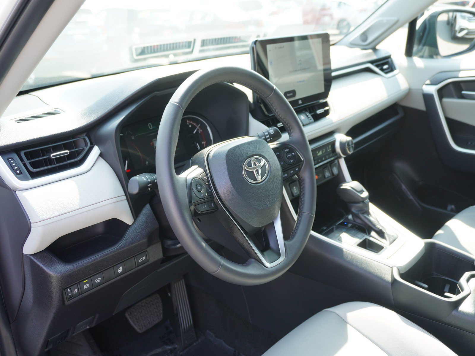 Used 2025 Toyota RAV4 XLE Premium w/ Weather Package AWD/4WD image 21
