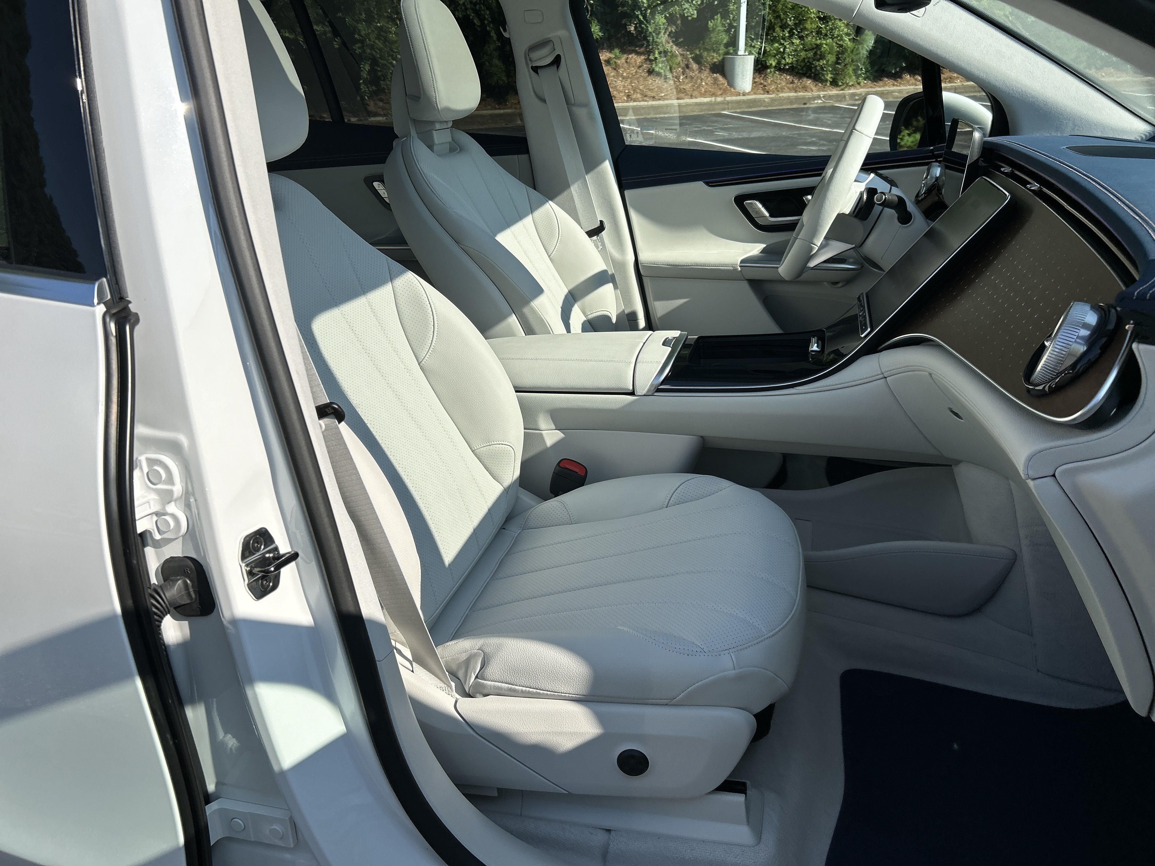 New 2026 Mercedes-Benz EQE 320 4MATIC SUV image 45