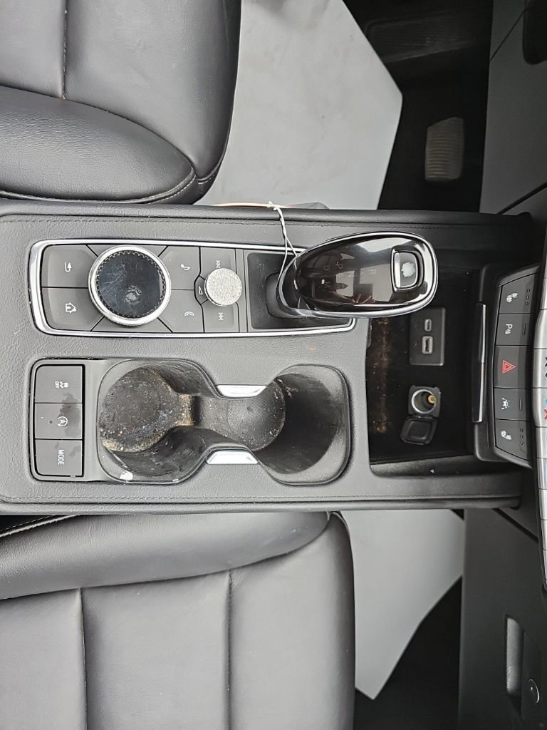 Used 2020 Cadillac XT4 Premium Luxury w/ Cold Weather Package AWD/4WD image 12