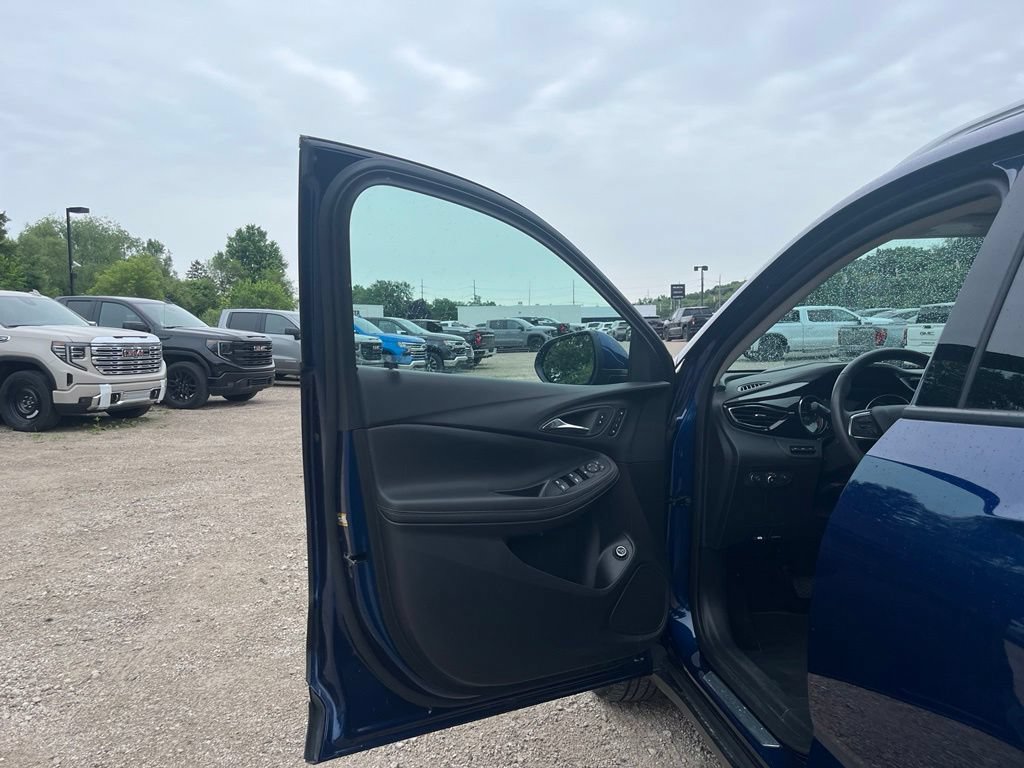 Used 2023 Buick Encore GX Essence w/ Advanced Technology Package FWD image 19