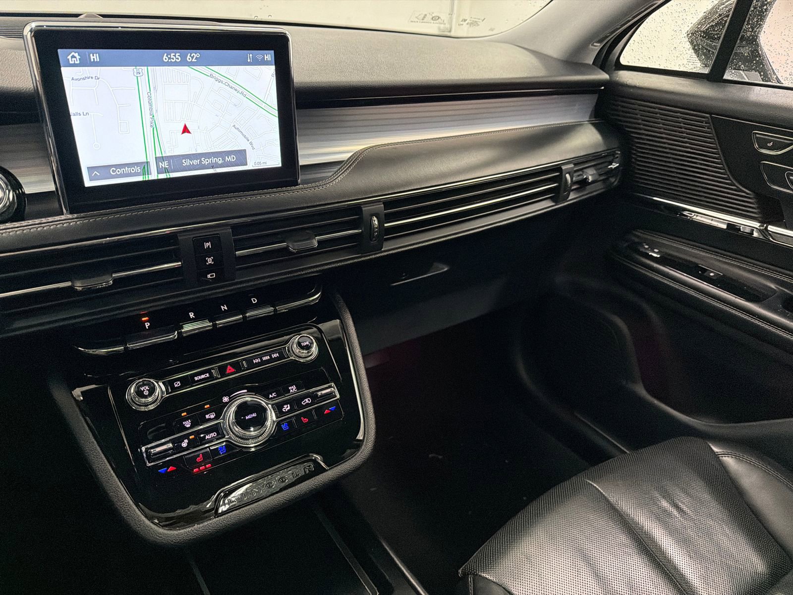 Used 2022 Lincoln Corsair AWD w/ Premium Package image 24