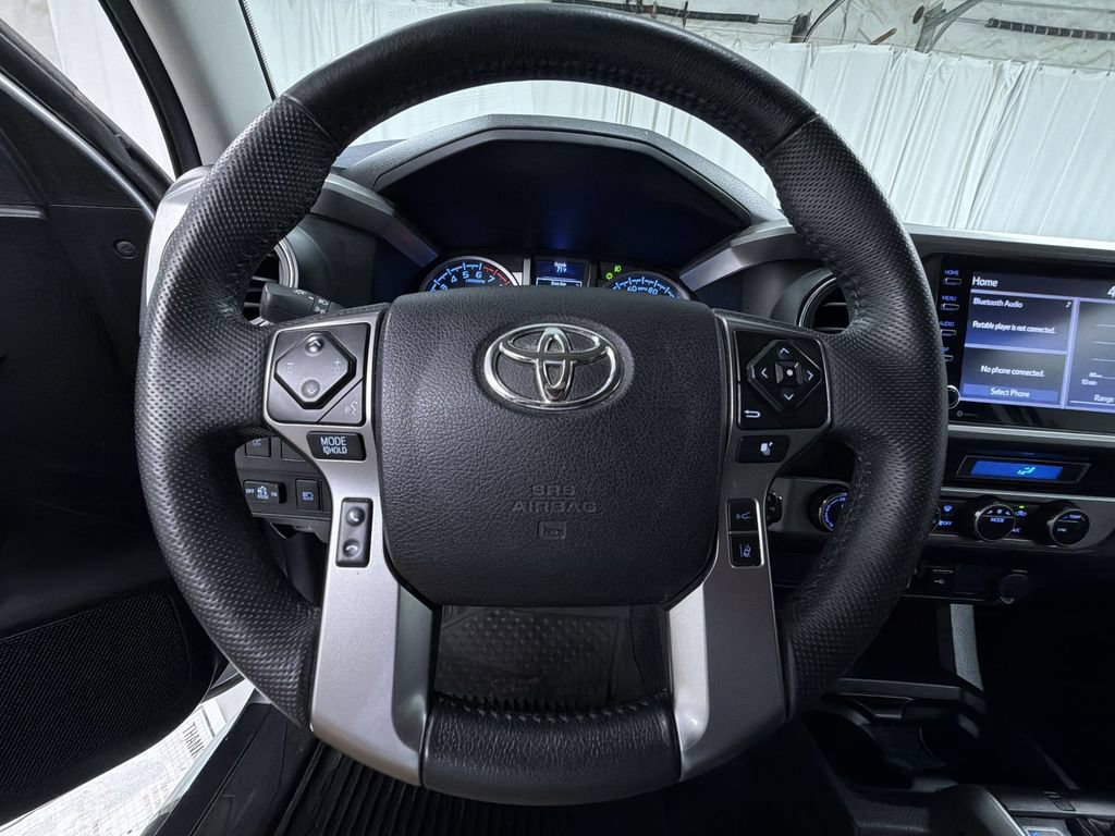 Used 2022 Toyota Tacoma SR5 AWD/4WD image 25