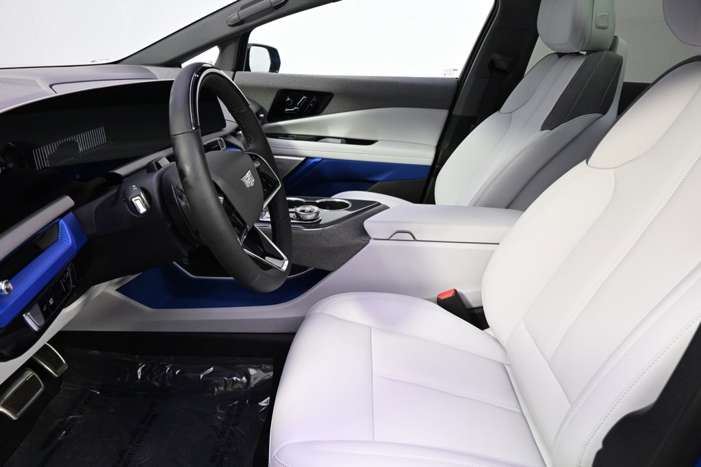New 2025 Cadillac Optiq Luxury 1 w/ LPO, Floor Liner Package image 13