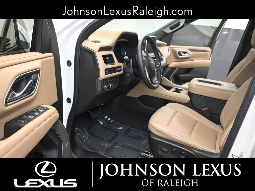 Used 2024 Chevrolet Suburban Premier image 13