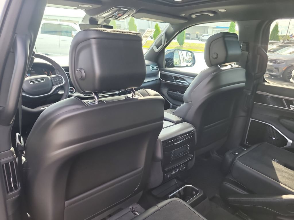 New 2026 Jeep Grand Wagoneer L Limited AWD/4WD image 13