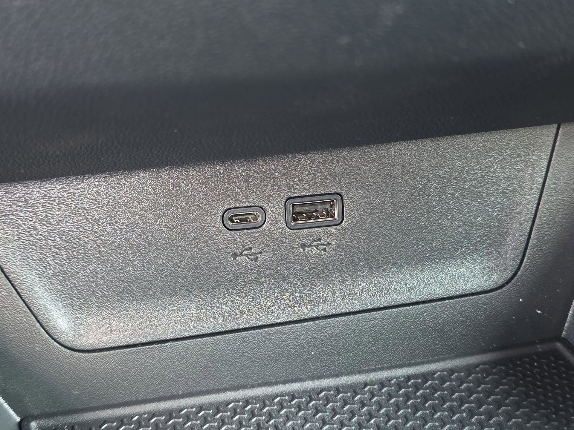 New 2026 Chevrolet Equinox LT w/ Convenience Package II image 18