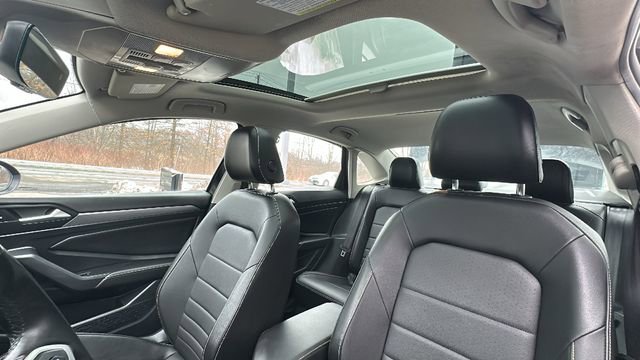 Used 2022 Volkswagen Jetta SE image 21