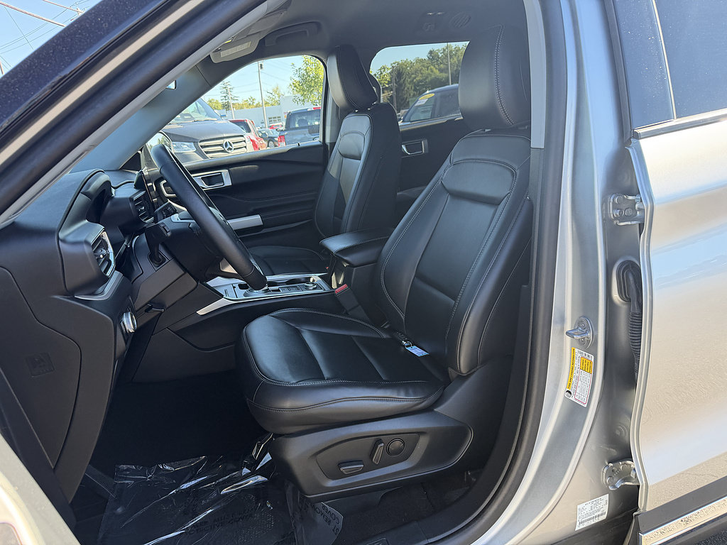 Certified 2023 Ford Explorer XLT w/ Equipment Group 202A AWD/4WD image 14