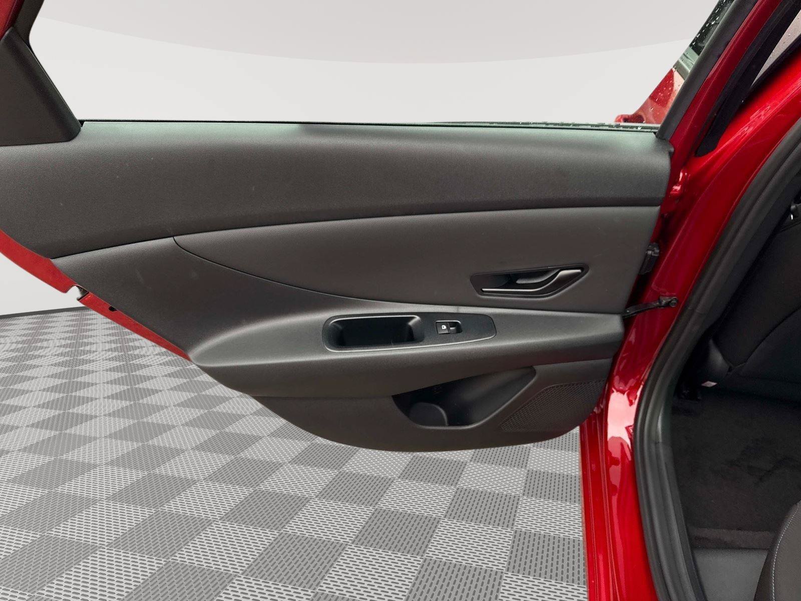 New 2025 Hyundai Elantra Sport FWD image 12