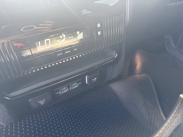 Used 2022 Jeep Wagoneer Series I w/ Premium Group I AWD/4WD image 22