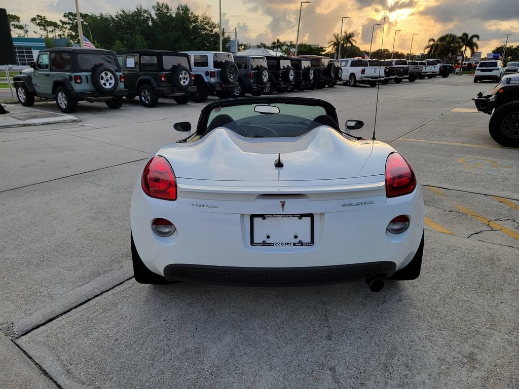 Used 2008 Pontiac Solstice Convertible w/ Preferred Package RWD image 4