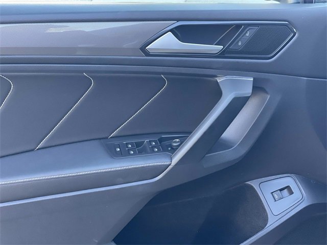 Used 2022 Volkswagen Tiguan SE image 19