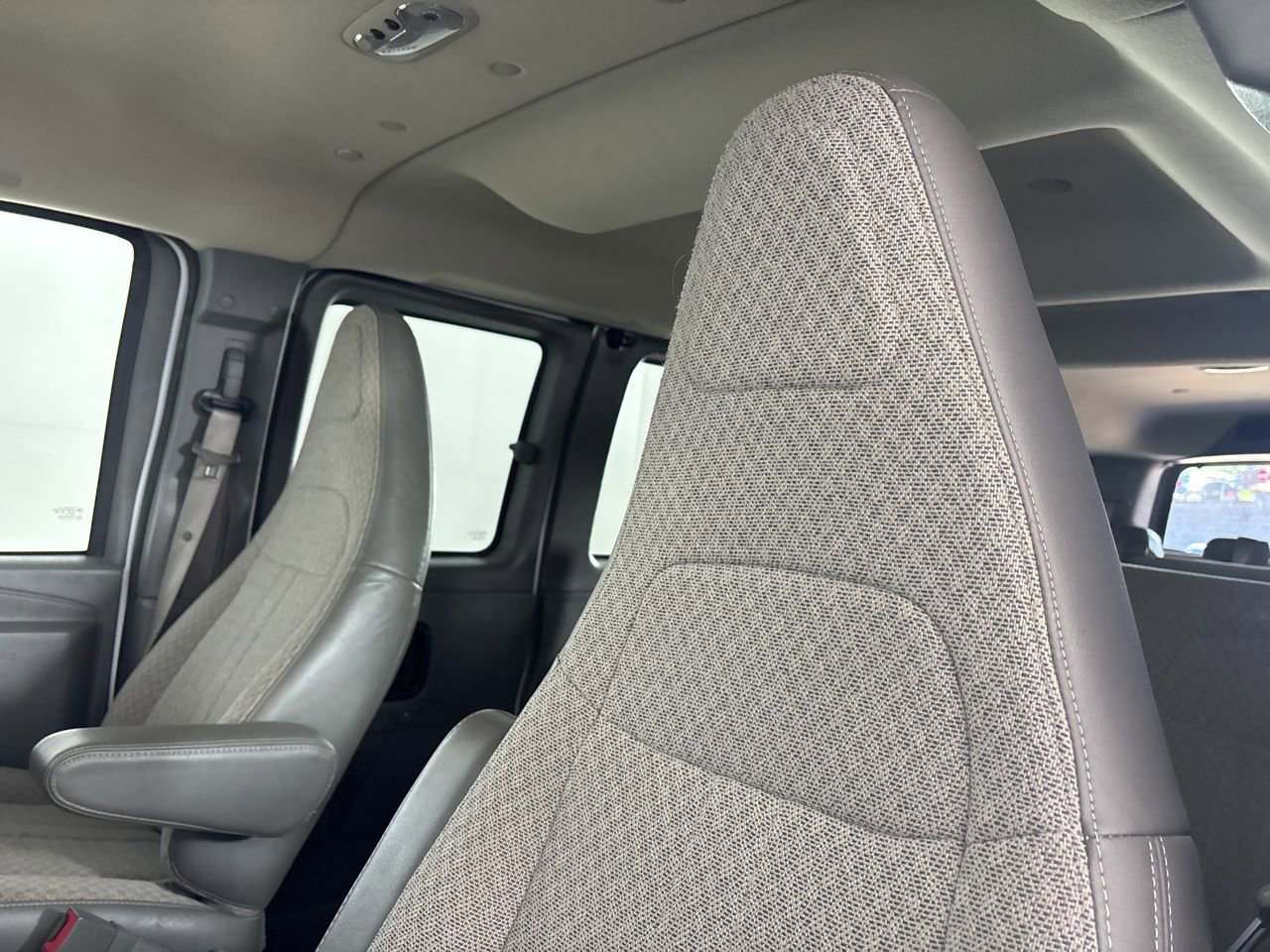 Used 2017 Chevrolet Express 3500 LT w/ LT Preferred Equipment Group image 10