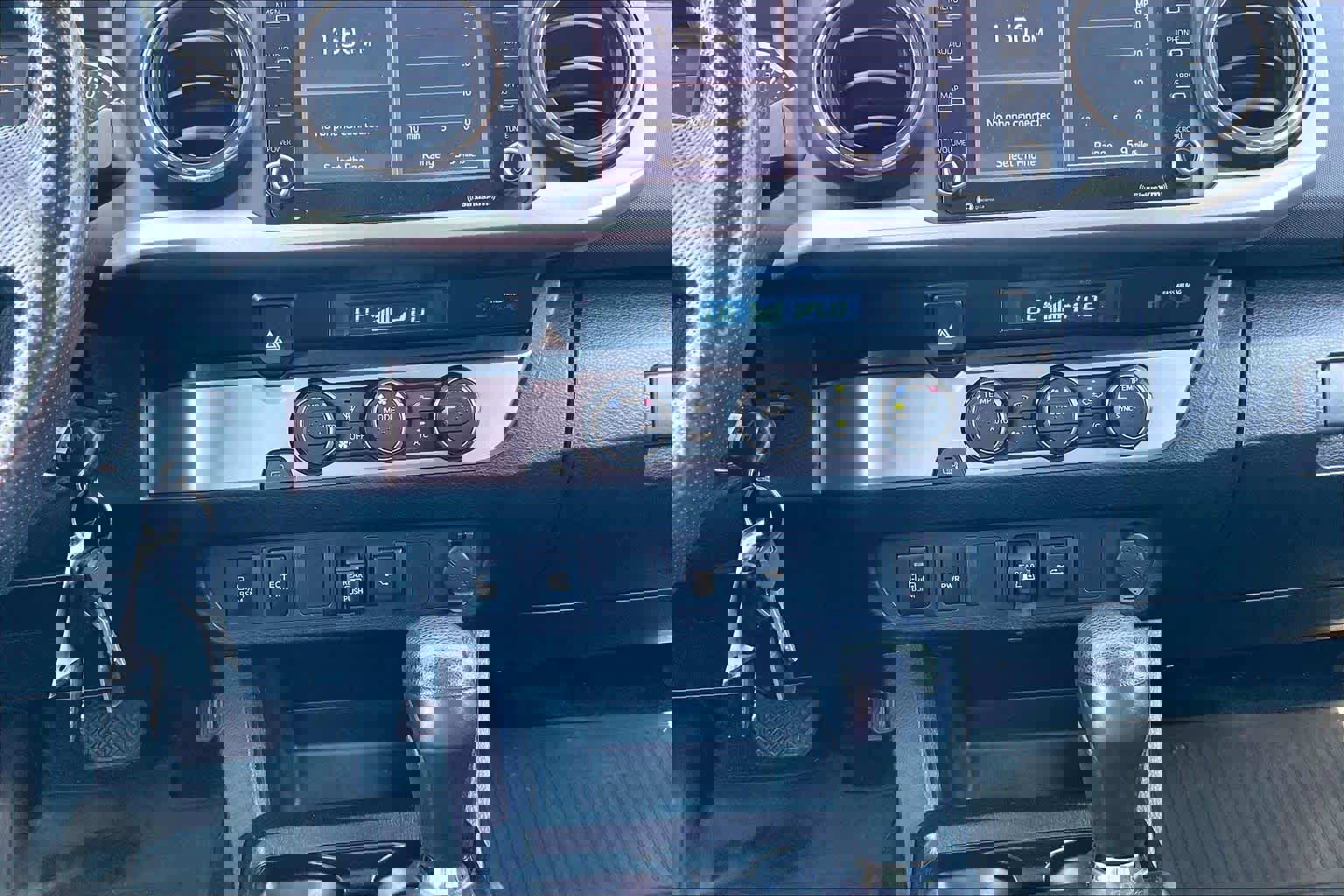 Used 2021 Toyota Tacoma SR5 w/ Trail Edition image 32