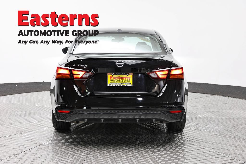 Used 2025 Nissan Altima 2.5 SV FWD image 6