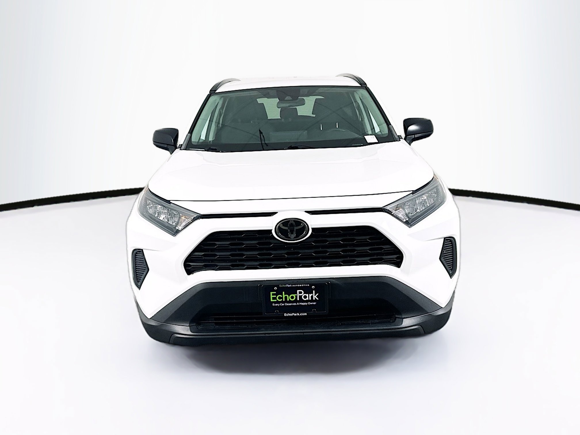 Used 2021 Toyota RAV4 LE AWD/4WD image 2