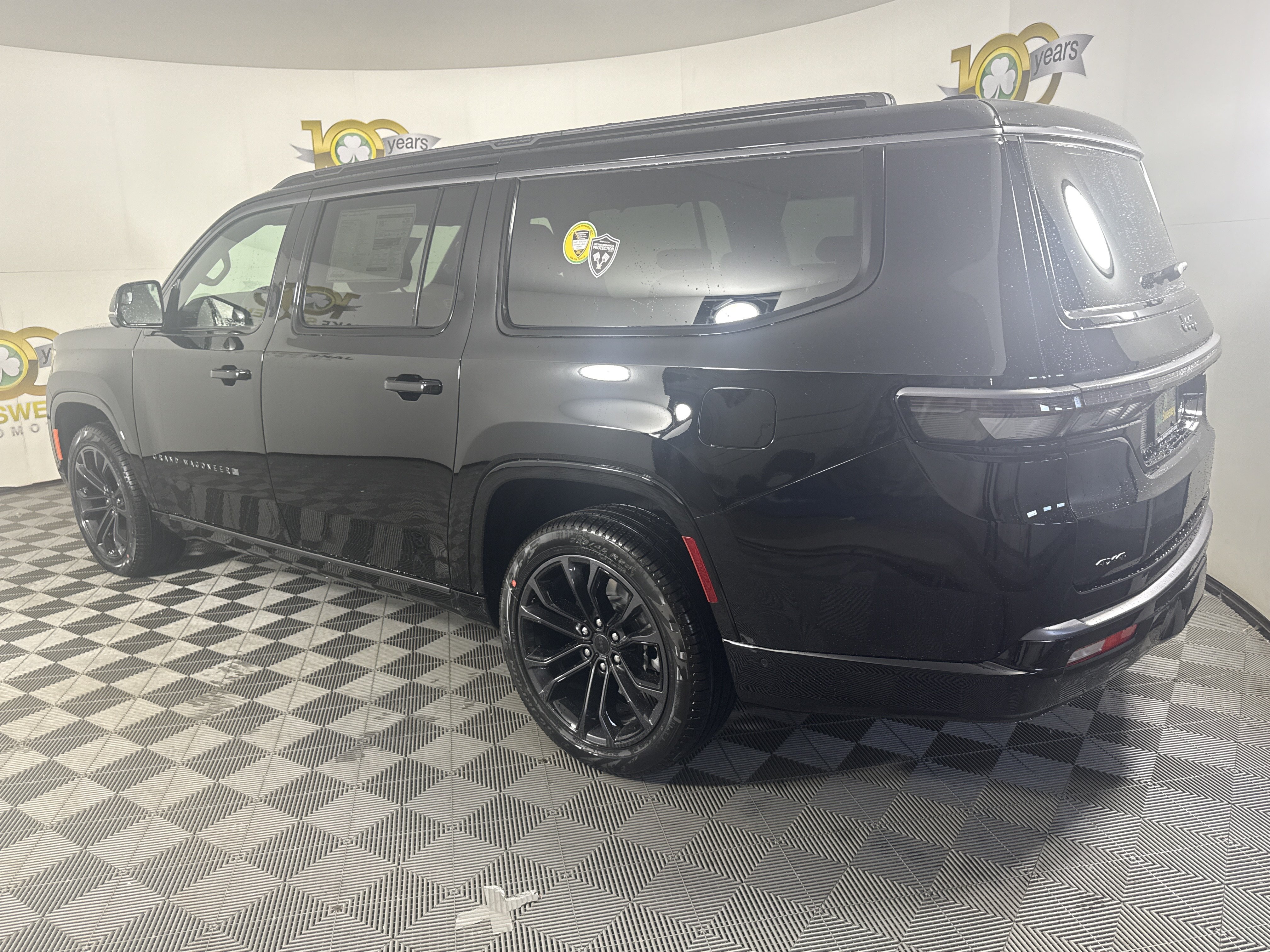 New 2026 Jeep Grand Wagoneer L Summit AWD/4WD image 6