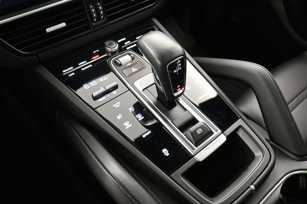 Certified 2022 Porsche Cayenne Platinum Edition AWD/4WD image 22