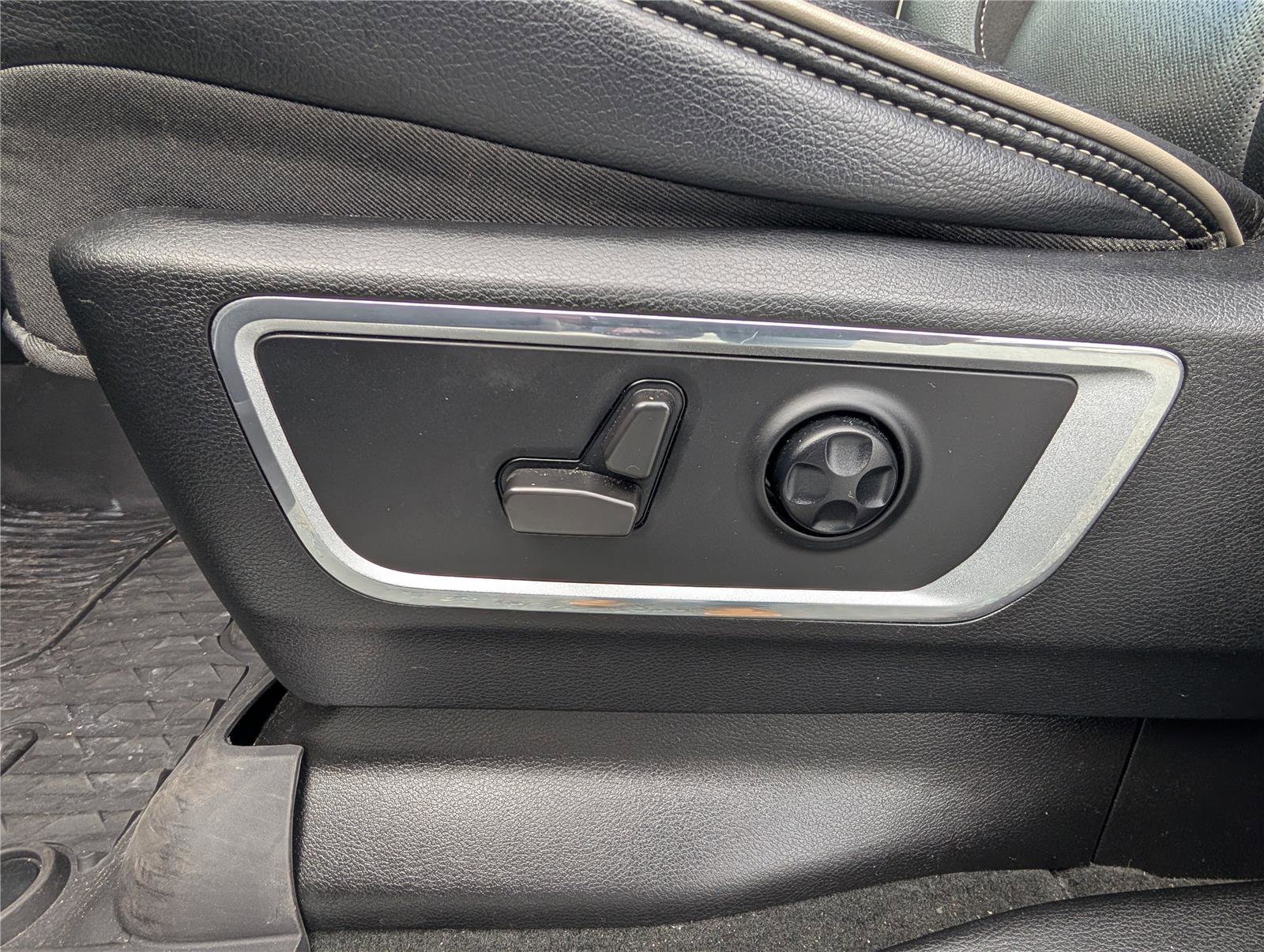 Used 2021 RAM 1500 Laramie image 21