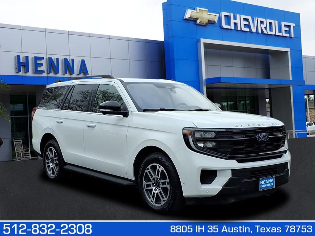 Used 2025 Ford Expedition Active image 1