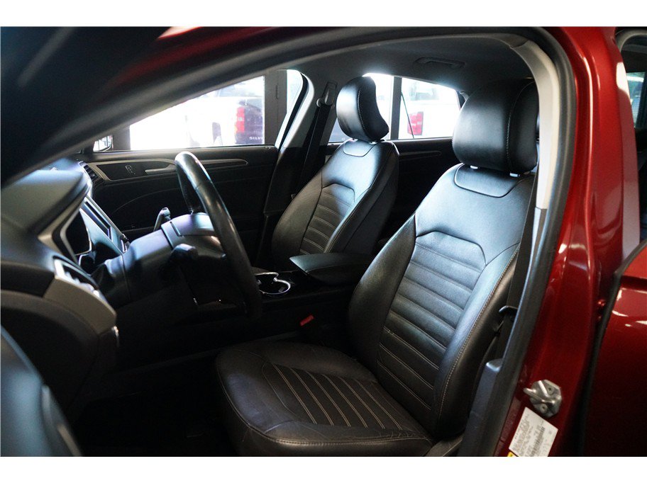 Used 2016 Ford Fusion SE w/ Equipment Group 202A FWD image 11