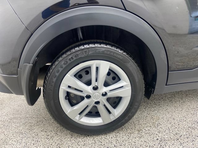 Used 2023 Nissan Kicks S FWD image 8