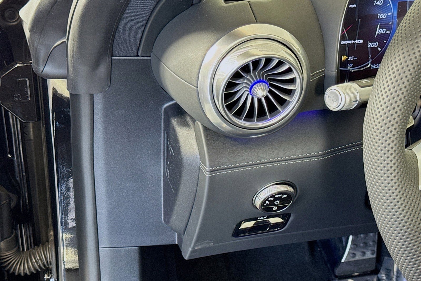 New 2025 Mercedes-Benz SL 55 AMG 4MATIC image 10