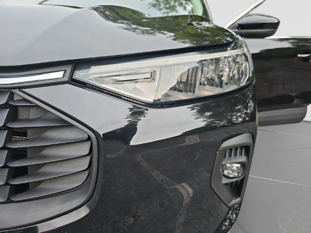 Used 2025 Ford Escape SE FWD image 28