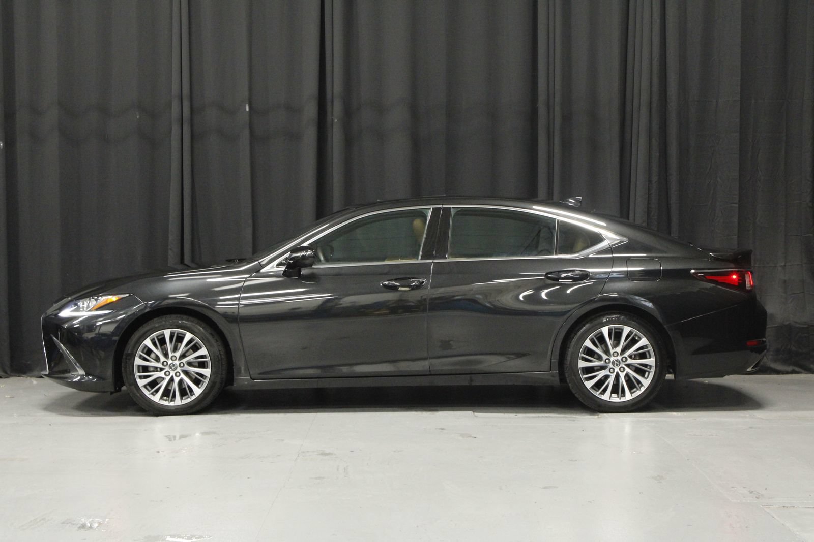 Used 2021 Lexus ES 350 w/ Premium Package FWD image 2