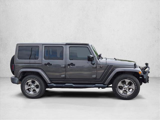 Used 2016 Jeep Wrangler Unlimited Sahara w/ Connectivity Group AWD/4WD image 3