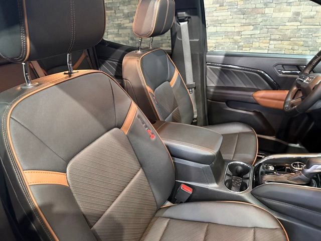 Used 2023 GMC Canyon AT4 w/ AT4 Premium Package AWD/4WD image 4