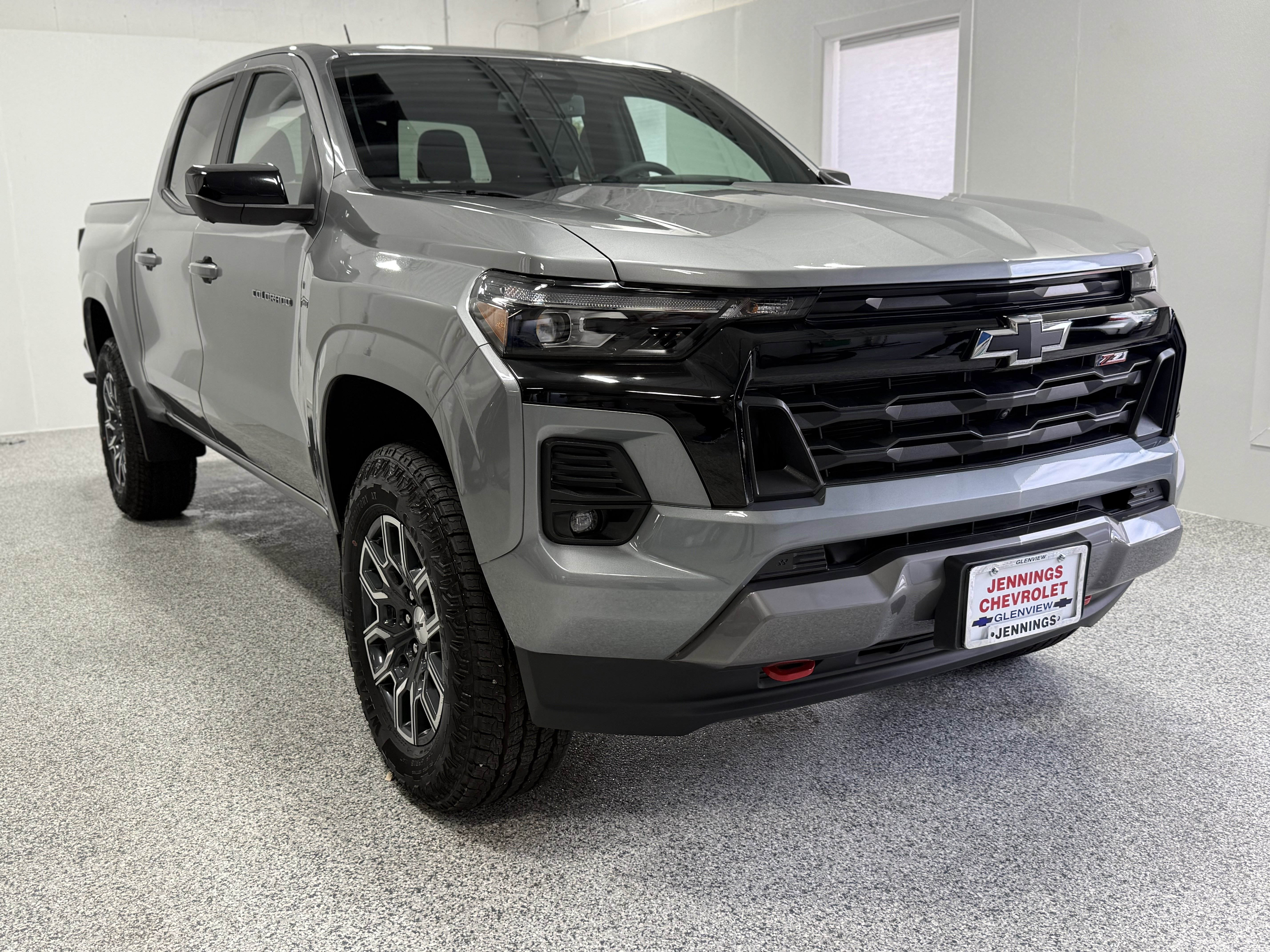 Used 2024 Chevrolet Colorado Z71 w/ Z71 Convenience Package 2