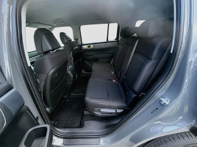 New 2027 Hyundai Santa Fe SE FWD image 23