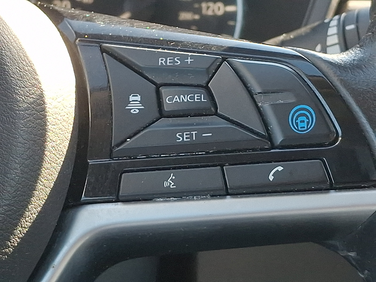Used 2024 Nissan Altima 2.5 SV w/ SV Premium Package FWD image 23
