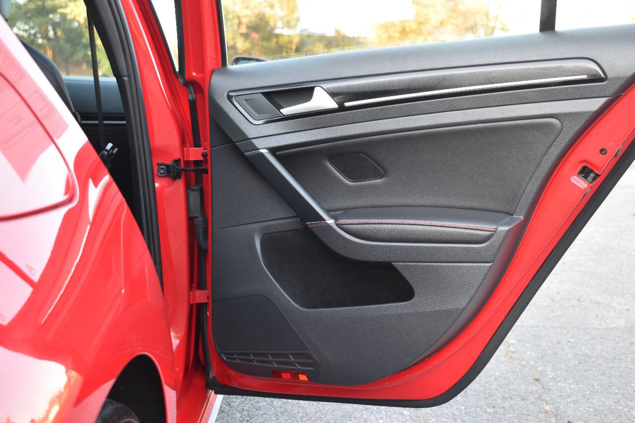 Used 2017 Volkswagen GTI S image 11