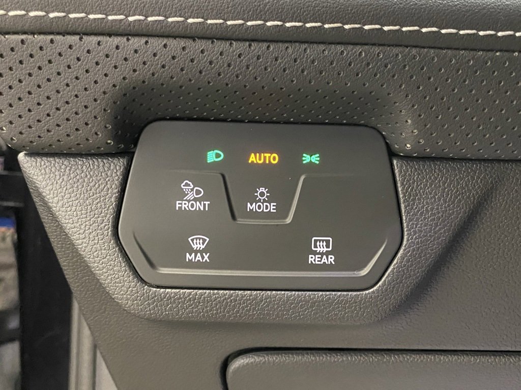 Used 2024 Volkswagen Atlas SE image 25