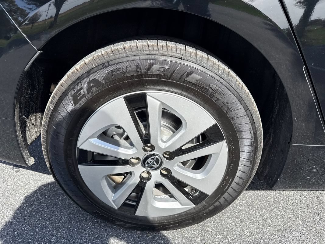 Used 2017 Toyota Prius Two w/ Carpet Mat Package FWD image 30