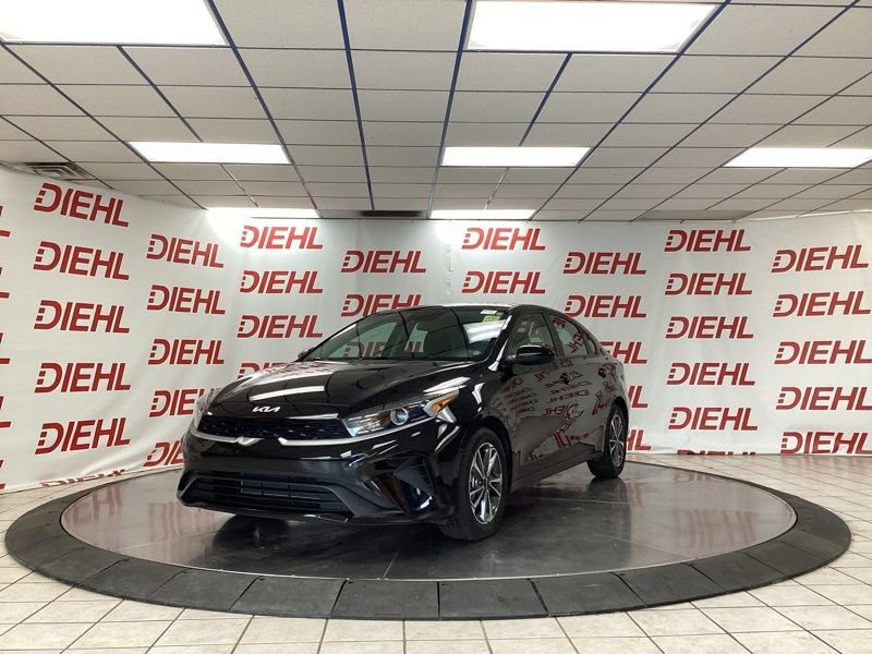 Certified 2023 Kia Forte LXS FWD image 3