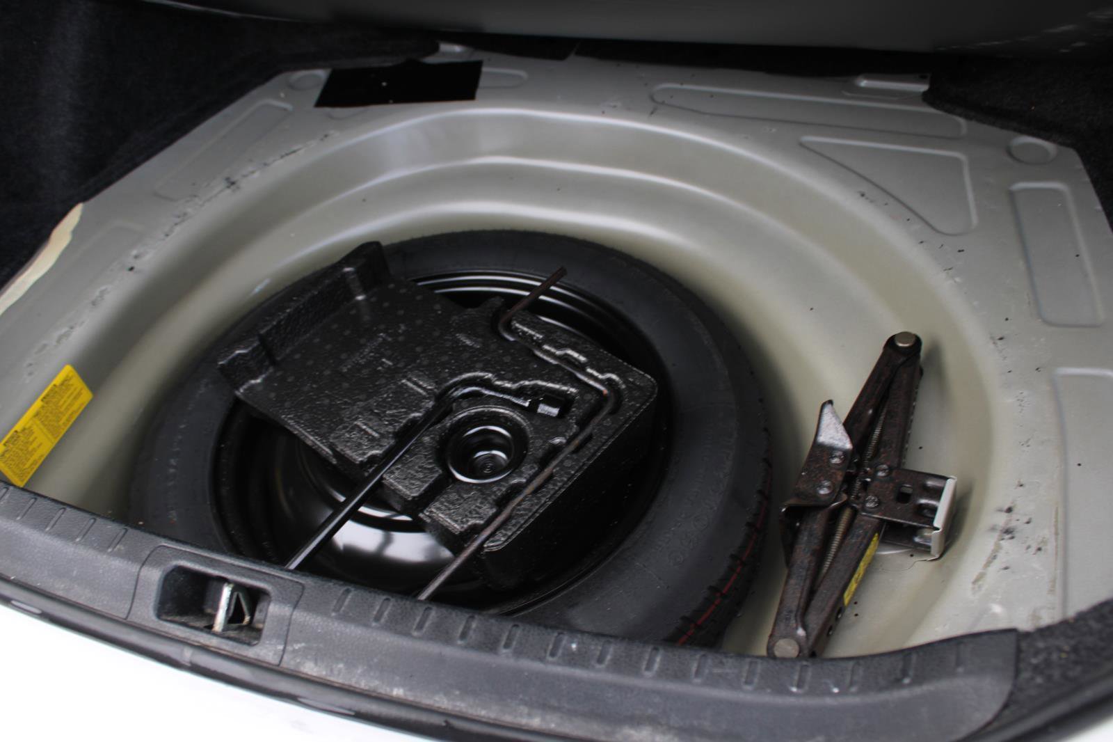 Used 2014 Toyota Corolla LE image 27