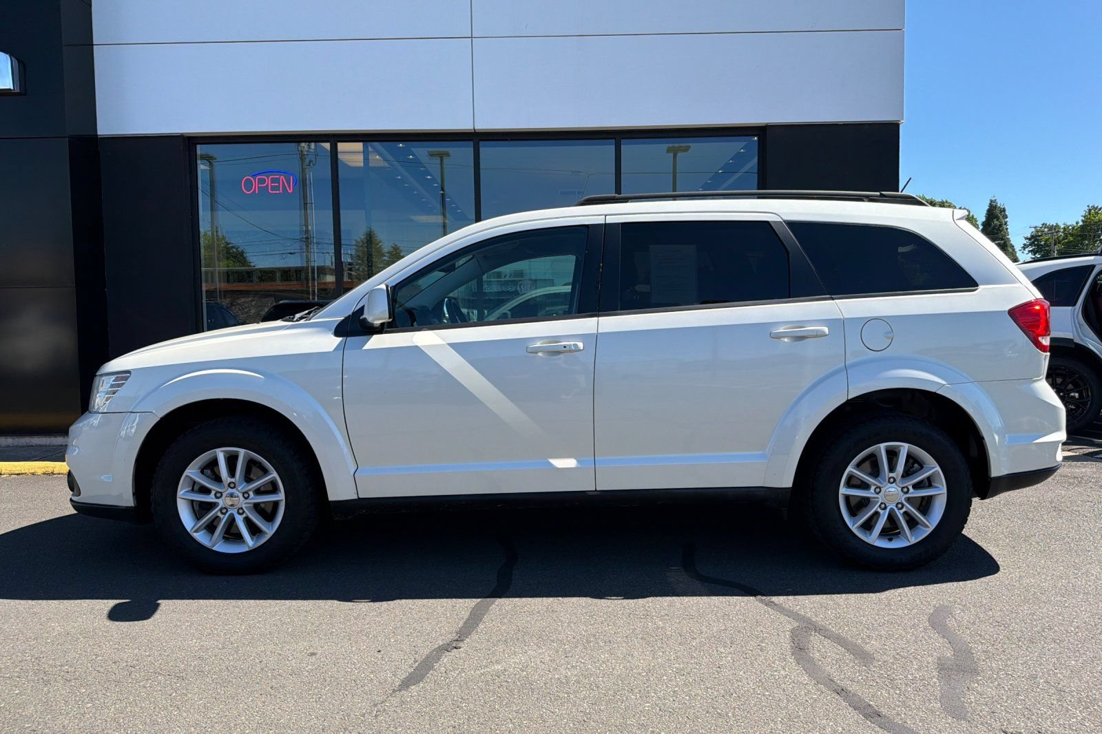 Used 2013 Dodge Journey SXT w/ Flexible Seating Group FWD image 8