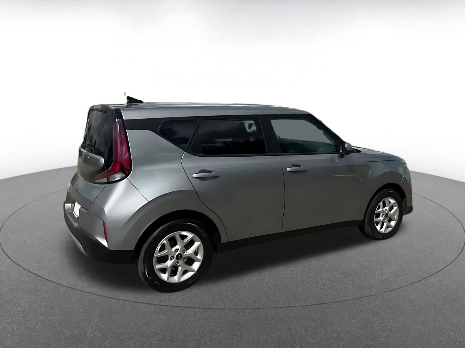 Used 2025 Kia Soul LX w/ LX Technology Package image 14