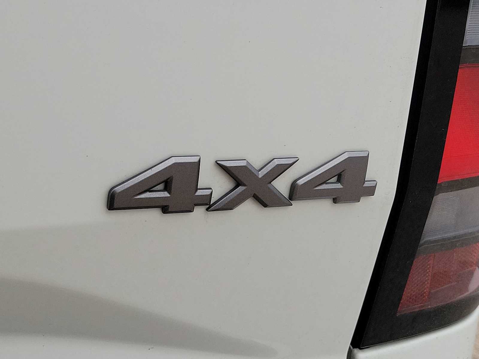 Used 2025 Nissan Frontier SV w/ SV Convenience Package AWD/4WD image 11