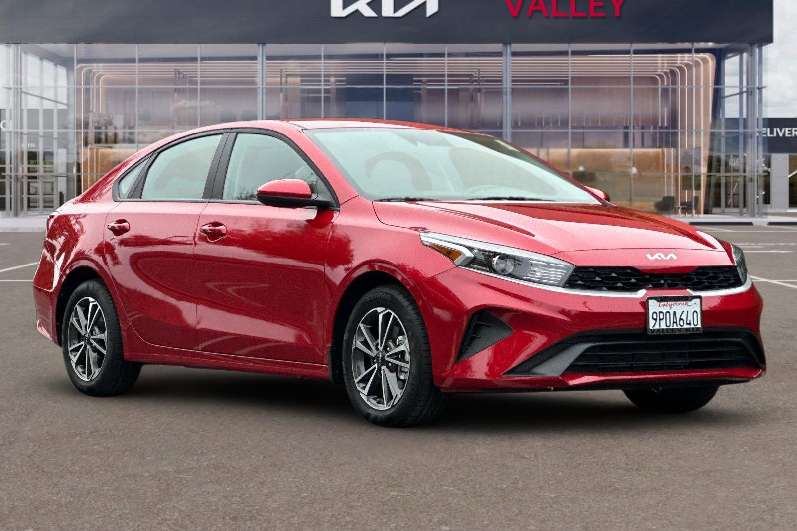 Used 2024 Kia Forte LXS image 2