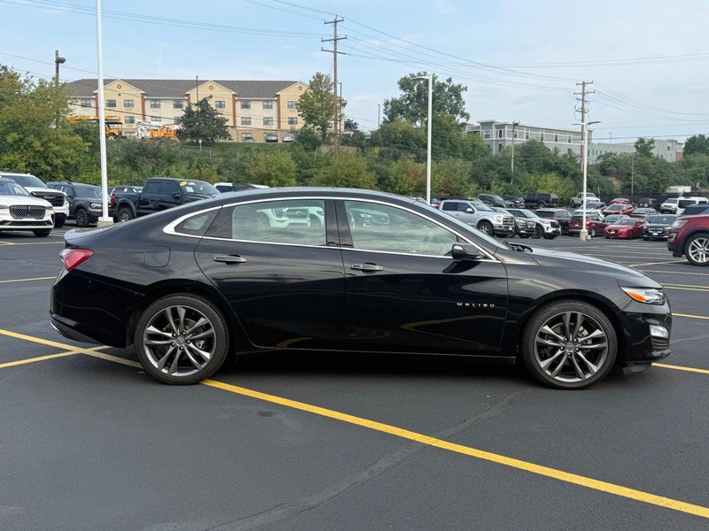 Used 2022 Chevrolet Malibu Premier FWD image 2
