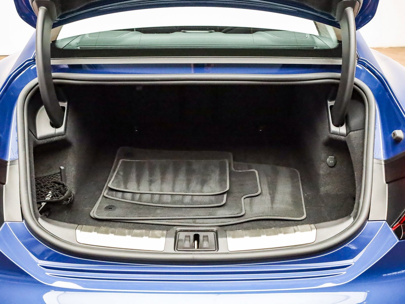 Used 2024 Audi e-tron GT Premium Plus image 35