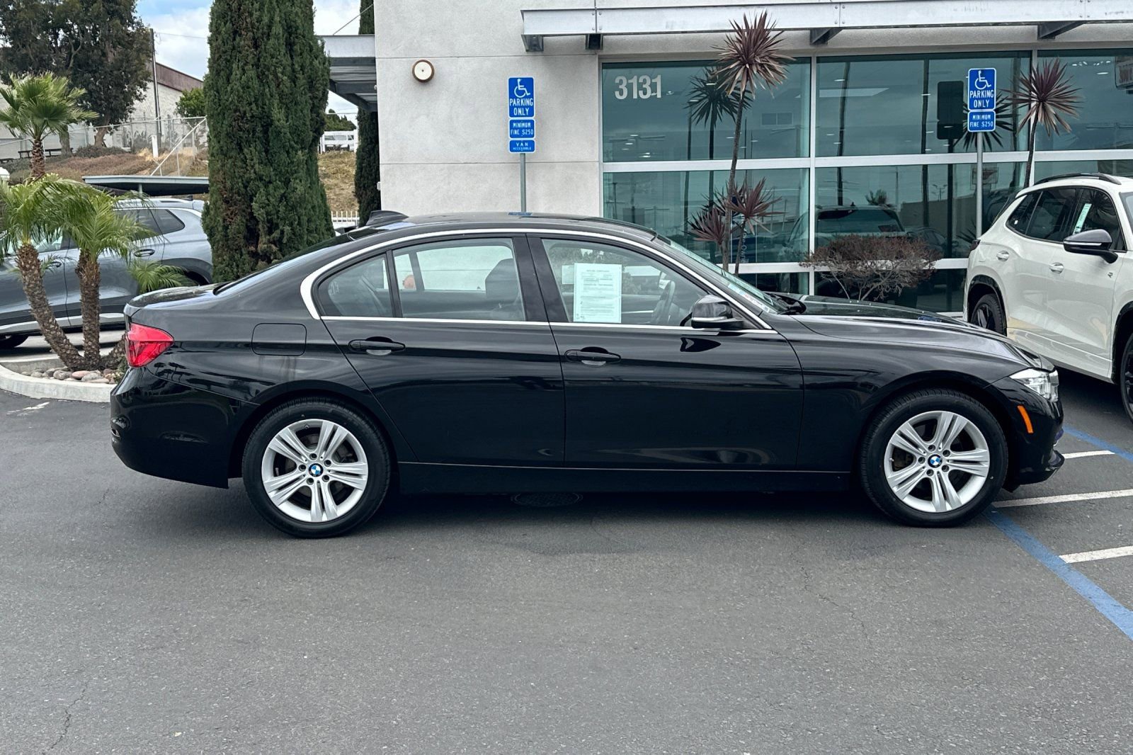 Used 2018 BMW 330i xDrive Sedan AWD/4WD image 3