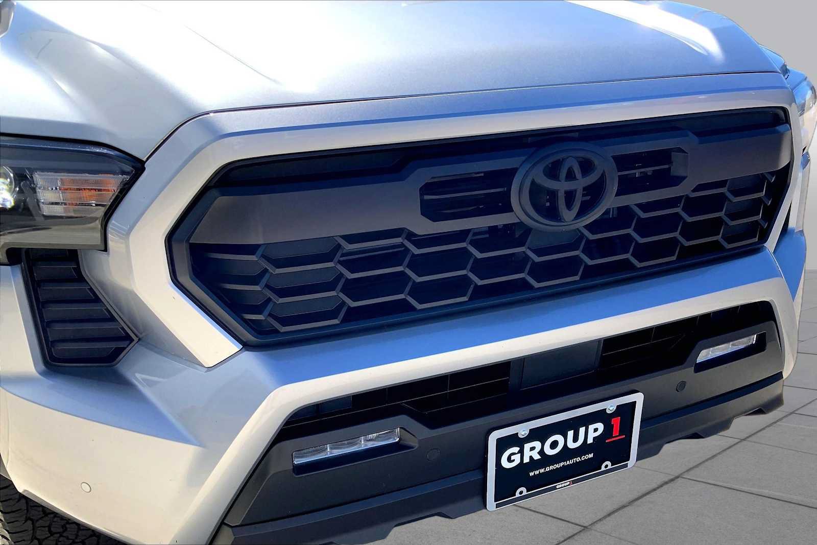 Used 2025 Toyota Tacoma TRD Off-Road w/ TRD Off Road Upgrade Package AWD/4WD image 31