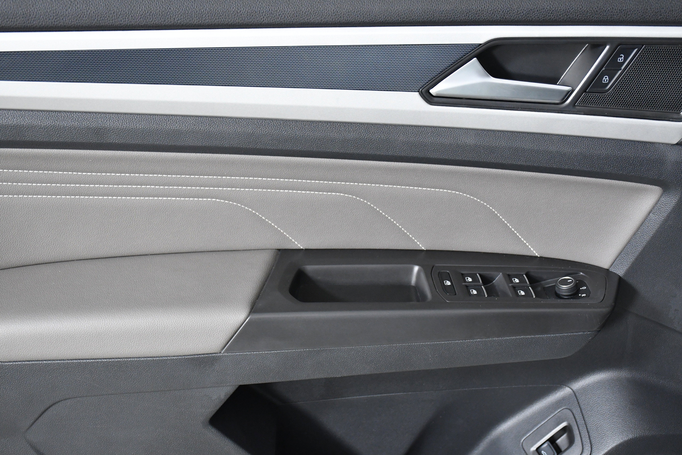 Used 2023 Volkswagen Atlas Cross Sport SEL image 20