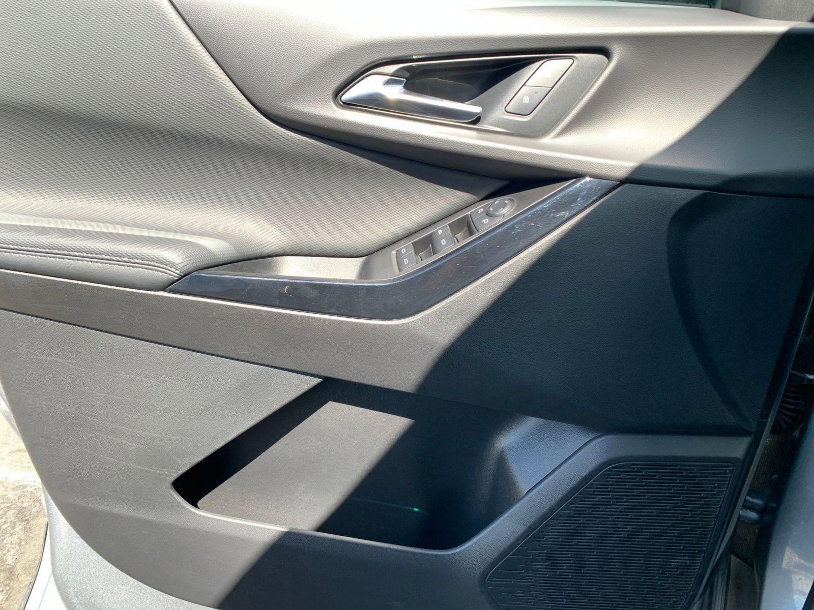 Used 2025 Chevrolet Equinox LT image 18